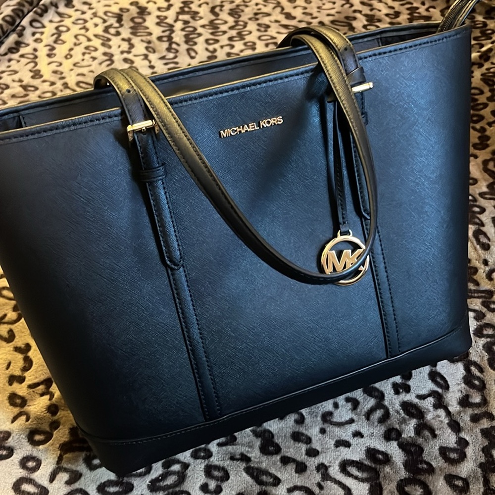 Michael Kors bag 🖤